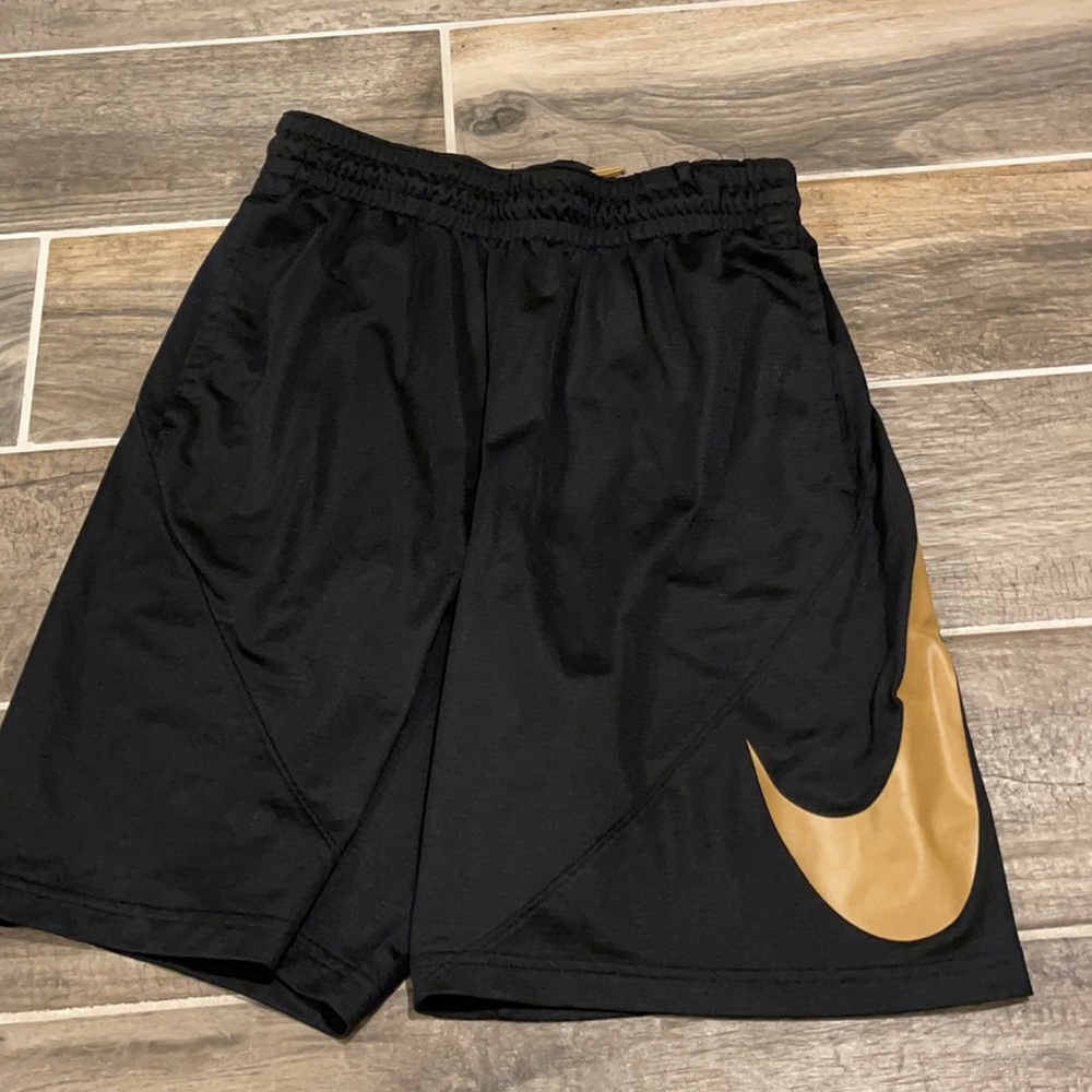 Men’s Nike basketball shorts